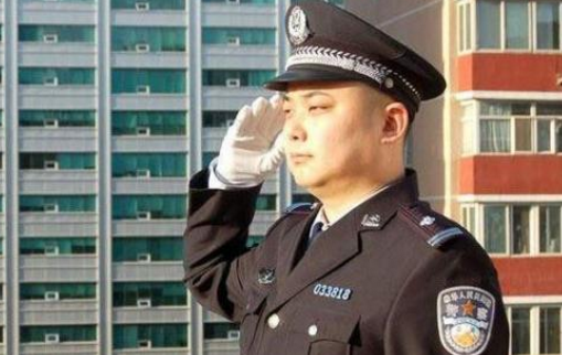“黑手套警长”：张帆