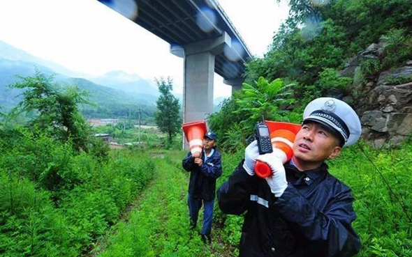 “群山里的方向标”：郝大鹏